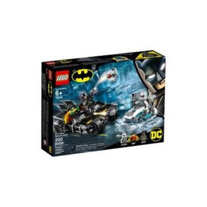LEGO DC Super Heroes Batcycle-Duell mit Mr. Freeze (76118) - im GOLDSTIEN.SHOP verfügbar mit Gratisversand ab Schweizer Lager! (5702016369120)